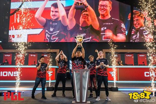 她的眼神中 她的眼神中