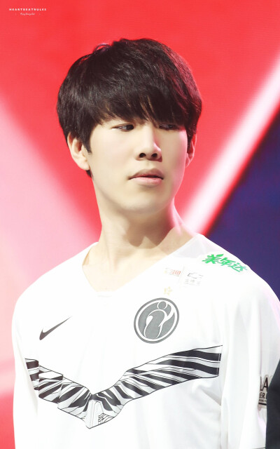 万波前两球 万波前两球