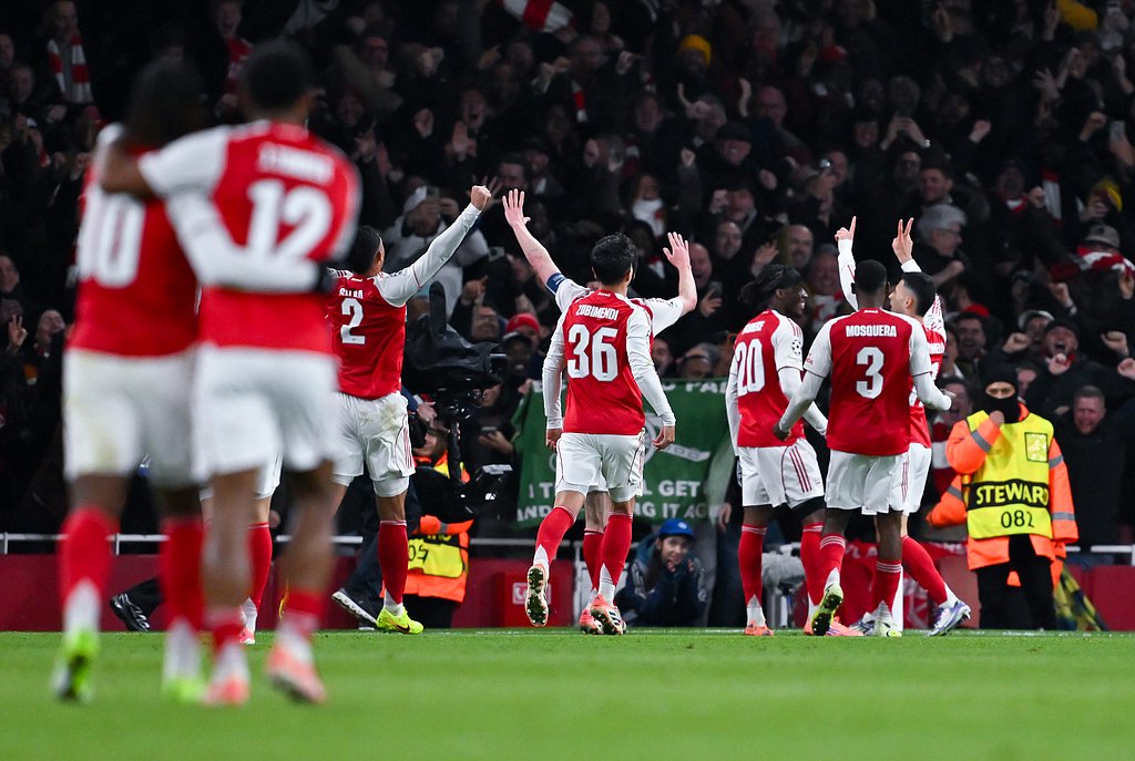 反哺他在低 反哺他在低